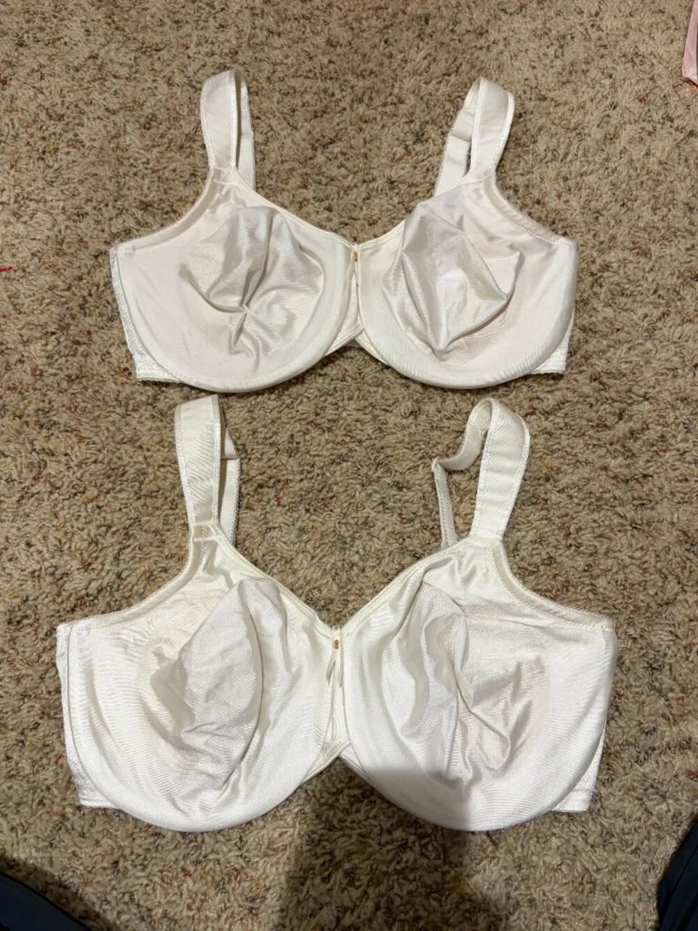 Wacoal 85185 Bodysuede Underwire Bra Cream Lot of 2